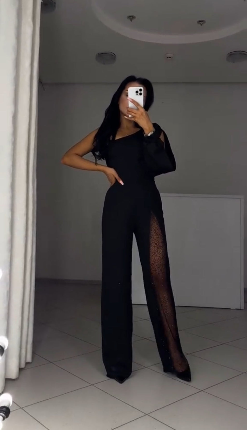 MONO ELEGANTE CON BRILLOS